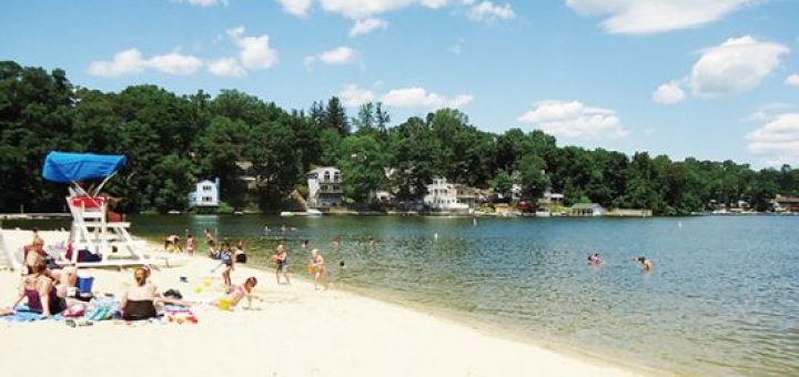 霍普通湖州立公园风景宜人。