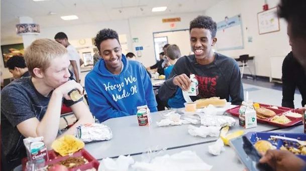 华人学生便当带中餐 被嘲笑霸凌,文化冲突