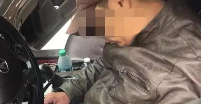 华人中餐馆老板30岁，月入五万，凌晨三点，胃癌晚期