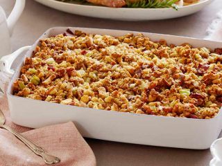 NEELYS_HOLIDAY_CORNBREAD_STUFFING_H.jpg
