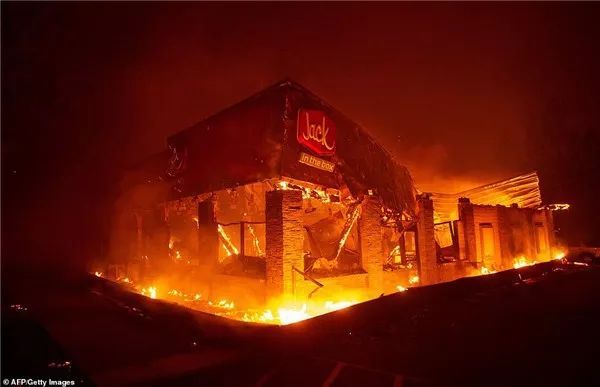 金·卡戴珊、Lady Gaga都逃走了！美国南加州山火烧到了豪宅区！