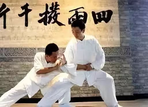 移民就是不孝：回不去陪伴 接过来受罪!15%华裔老人想自杀 笑着流泪…