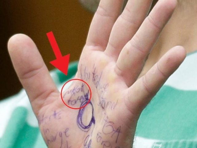 他涉嫌诱杀纽约黑手党头目 上庭时摊开手心全场惊呆…