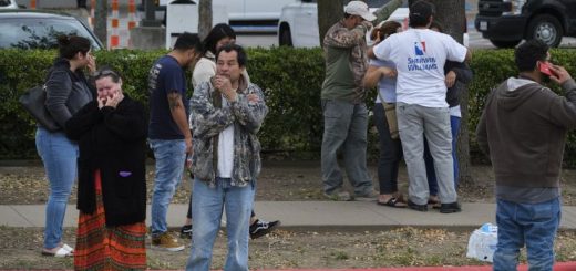 十年来最大规模行动!ICE在得州一公司抓捕近300非移