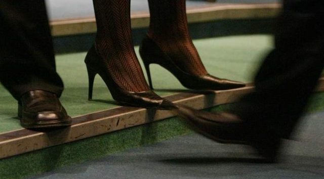 华人女子在美容易遭遇性骚扰,防范须有术 华人女子在美容易遭遇性骚扰,防范须有术