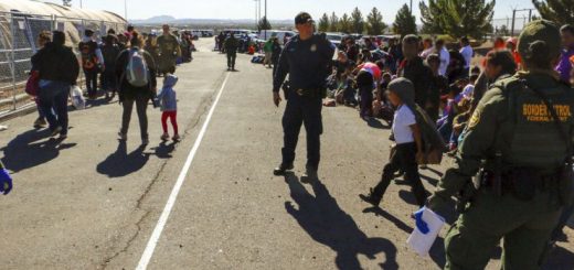 移民继续涌入?GoFundMe筹集的钱已建完私人边境墙