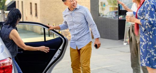 叫车服务费用升高,Uber和Lyft在纽约市业务量下滑