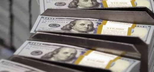 华女隐匿中国帐户被抓,百万现金,豪车及豪宅通通上缴,恐处最高监禁