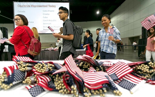 不单是领福利 信用报告也将成川普政府决定移民申请因素