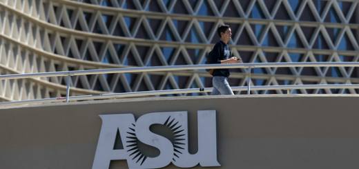 9名中国留学生返美开学被拒入境 校长抗议_图1-4