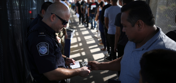ICE新规瞄准U签证 申请人等待期间可遭驱逐出境