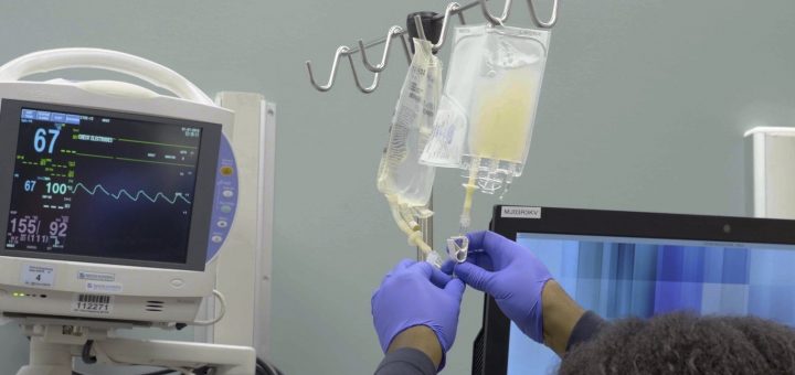 川普政府颁新规 要求医院公开收费价格 医疗保健股走高