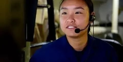 美国华裔女孩中文喊中国海警,是真的出卖了民族?