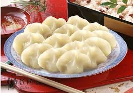 Image result for 台湾炒米粉、寿司,甚至是饺子。