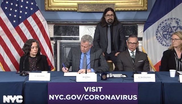 纽约市将“封城”？ 市长：或限制出入关停公交_图1-3