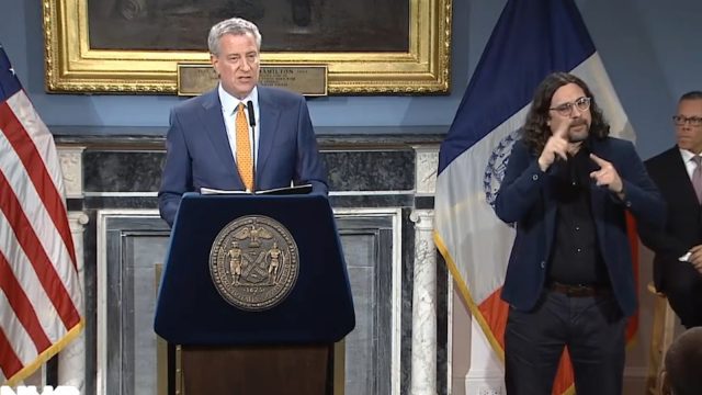 纽约市5死 市长宣布3/16-4/20公校关闭 纽约市5死 市长宣布3/16-4/20公校关闭_图1-2