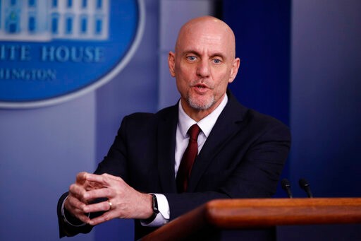 白宫高官:疫情接近拐点 下月部分地区或放松限制_图1-2