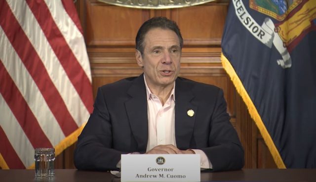 纽约州新冠入院率曲线趋向平稳 行政令要求关键行业为雇员提供口罩_图1-1