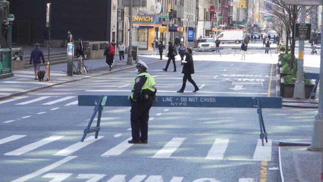 纽约市将关闭100英里街道应对新冠疫情 纽约市将关闭100英里街道应对新冠疫情_图1-3