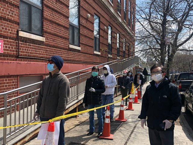 纽约州首个流动检测站设立布鲁克林 检测全程5分钟 纽约州首个流动检测站设立布鲁克林 检测全程5分钟_图1-3