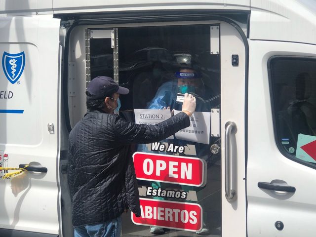 纽约州首个流动检测站设立布鲁克林 检测全程5分钟 纽约州首个流动检测站设立布鲁克林 检测全程5分钟_图1-4