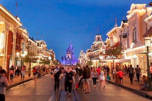 旅游业复苏风向标？ 迪士尼主题公园宣布全面重开计划_图1-1