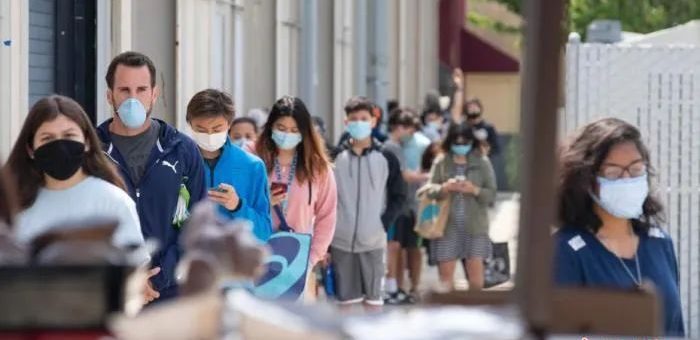 CNN华裔记者采访让摘口罩,亚裔医护人员一遍抗击病毒,一边遭受种族歧视!