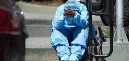 美国24小时死亡人数破纪录!好意提醒社交隔离 竟遭暴力推入湖中