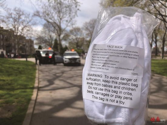 市府派发棉布口罩助力防疫。