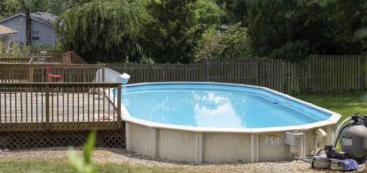 悲剧,美女童自家泳池戏水遇溺,家人出手相救,不幸三代都溺亡