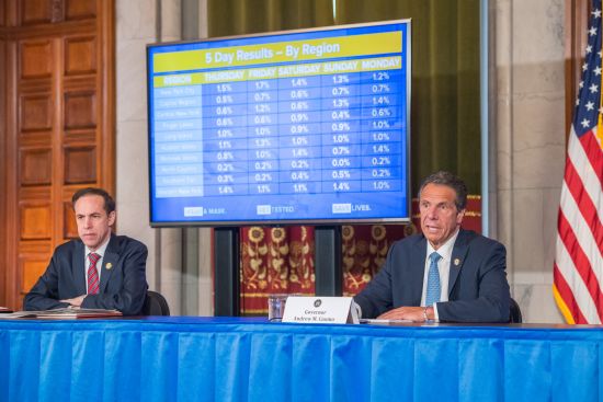 州长葛谟通报疫情。(州长办公室图)