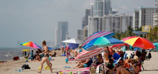 独立日周末全美增12万病例 市长批川普:不传递明确信息很危险_图1-1