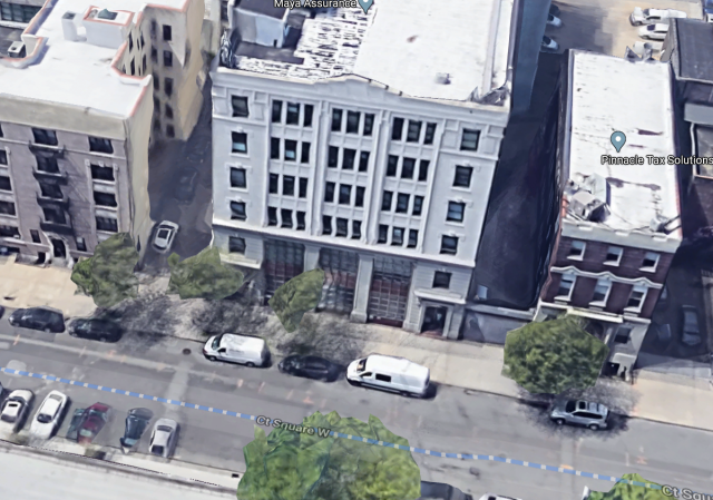 纽约皇后区一建筑出现大裂缝 逾100工人被紧急疏散 纽约皇后区一建筑出现大裂缝 逾100工人被紧急疏散_图1-1